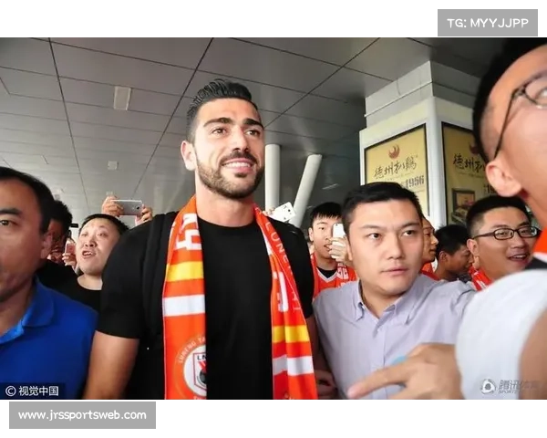 巴西新援接受法语培训，首次采访用法语问候球迷获好评