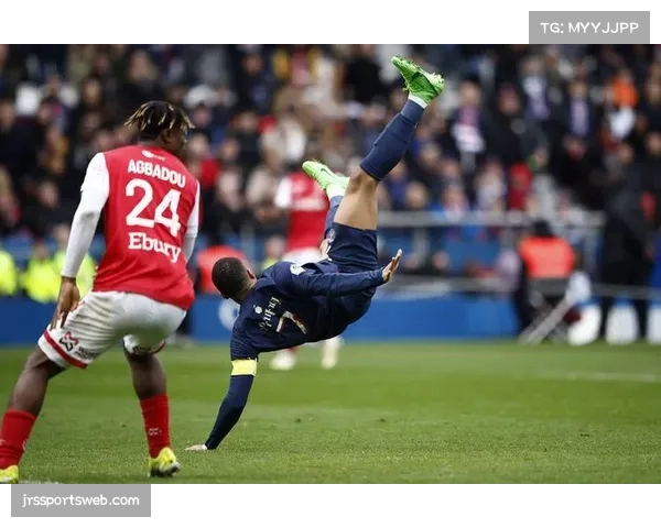 赛前发布会：兰斯主帅称球队并未安全，仍需为每一分而战